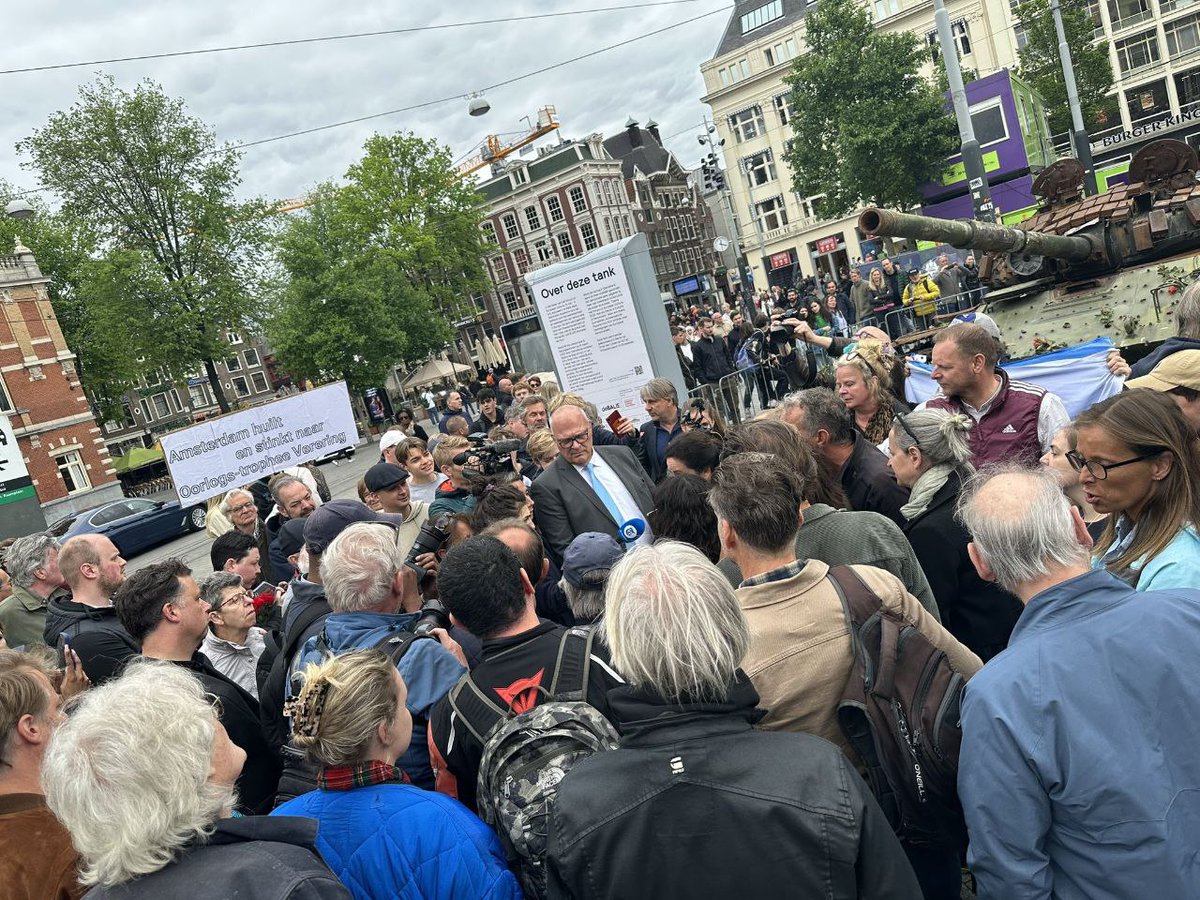 warinukraineua's tweet photo. โก๏ธDestroyed ๐ท๐บ Russian T-72B in ๐ณ๐ฑ Amsterdam
It was destroyed in Kyiv region at the end of March 2022. Before Amsterdam, the tank managed to visit ๐ฉ๐ช Berlin
#T72 #T72B #Amsterdam #Netherlands #Kyiv #Ukraine #Berlin #Germany #Russia #Russian #RussiaIsCollapsing #UkraineWar๏ธ https://t.co/JnoocpUVE1