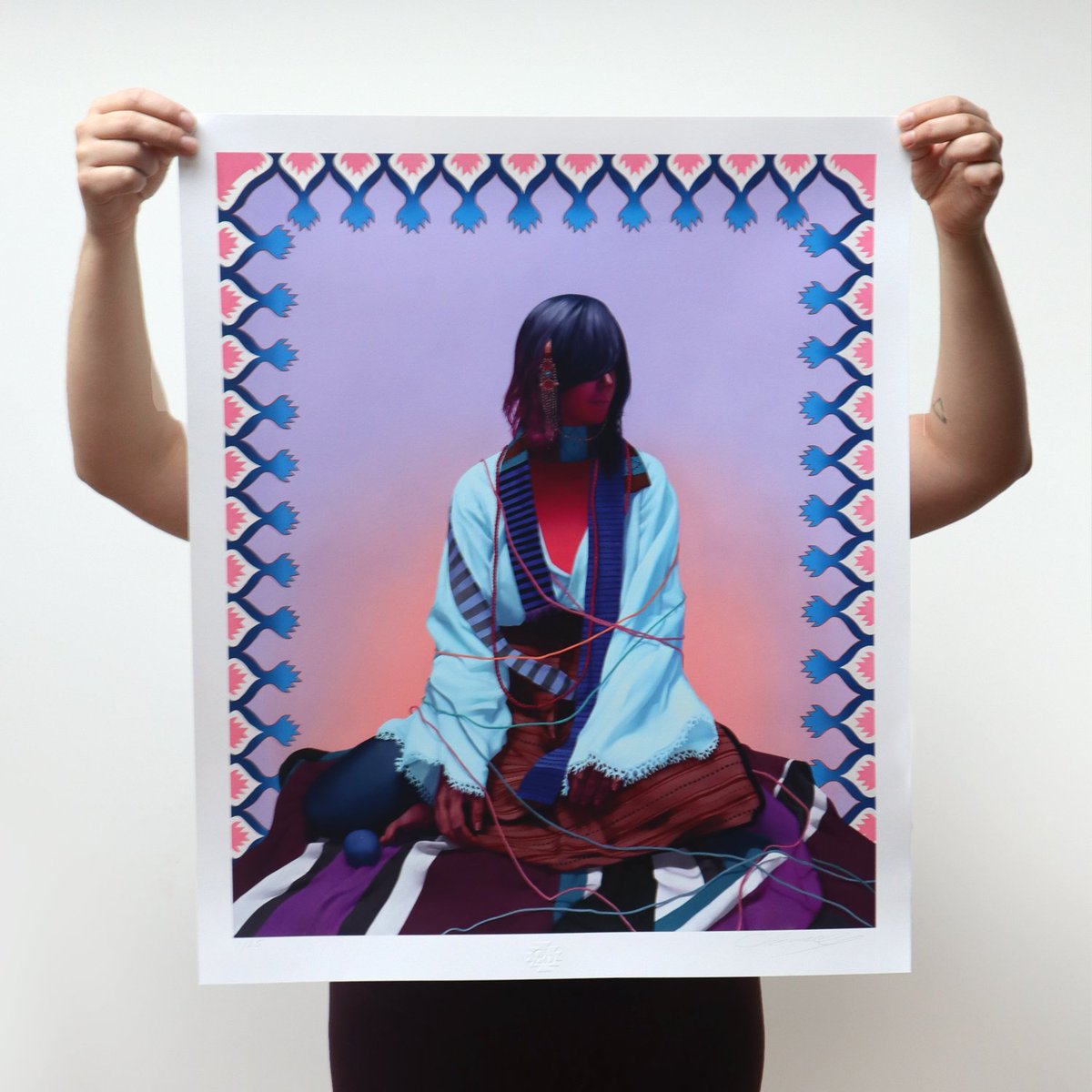 Only a few of these left!
#Handfinished with #iridescent acrylic paint, #blindembossed, signed and numbered.
#handembellished #limitededitionprint #artprints #artprintsforsale #artprintsonline #artprintsale #artprintsforsale #artprintsforsaleonline 
simonaruscheva.com/product/glow-h…