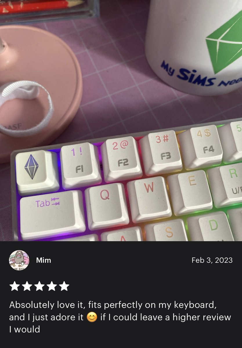 crossingmomo's tweet photo. You guys look at this cute plumbob keycap from a shop named KustomGamekeys on Etsy! Pls it’s too cute 🥰 https://t.co/OOpnN5ODqS