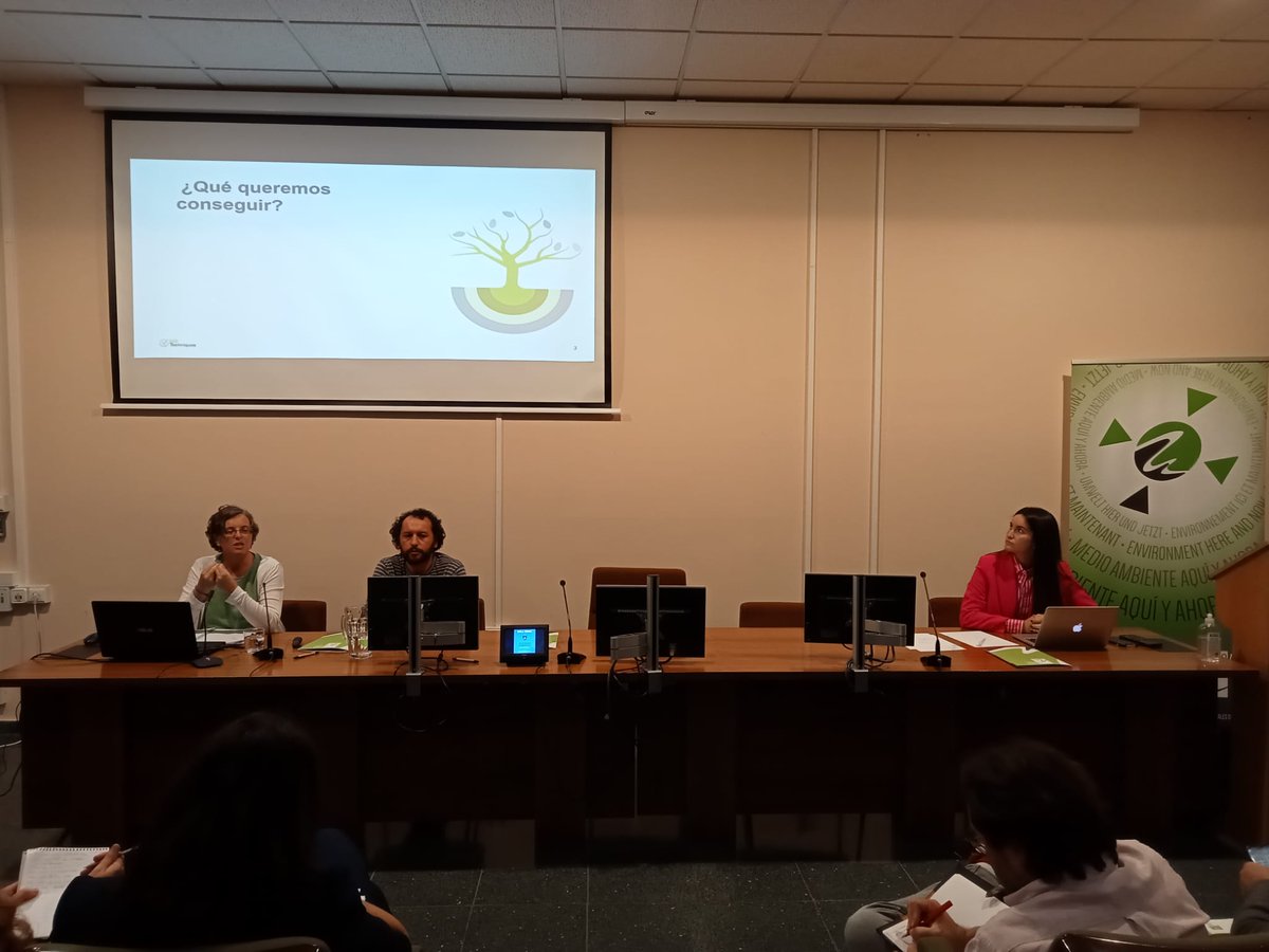 👥 Última mesa de la mañana con Áurea Fuentes, nos habla sobre Fórmulas de reinversión del #Territorio 
como a través del #RelacionamientoSocial
#Empleabilidad #TransiciónJusta
<a href="/CanalUGR/">Universidad Granada</a> #DebateRenovables #SomosCOAMBA