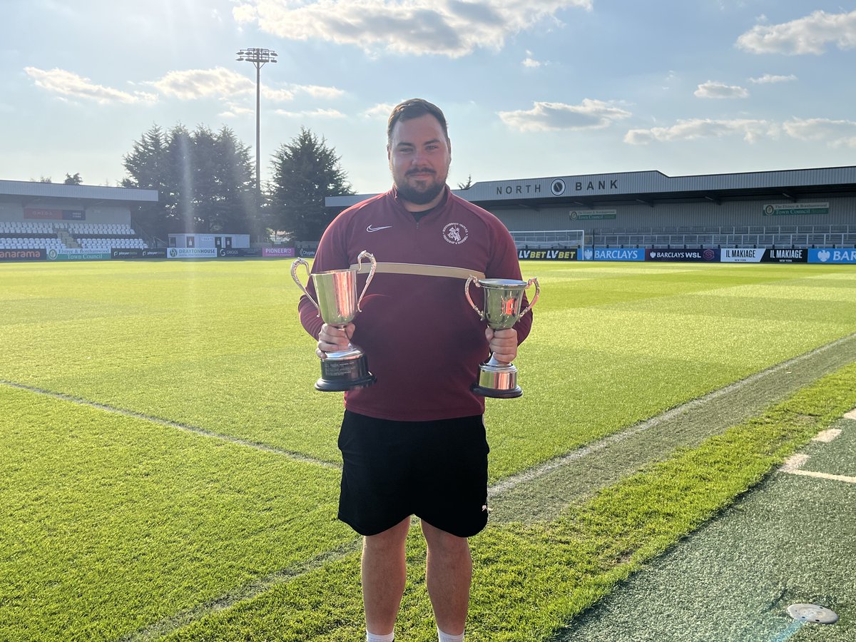 boreham_woodfc's tweet photo. 📸 Our Community Trust Manager Nathan Hickey's double winning Borehamwood Youth U12's visited the Stadium last night to take a team photo with their trophies 🏆

The Club sponsored Nathan's side for the 2022/23 season. Congratulations on winning the double, lads 👏

#WeAreTheWood https://t.co/NhabcjqdGI