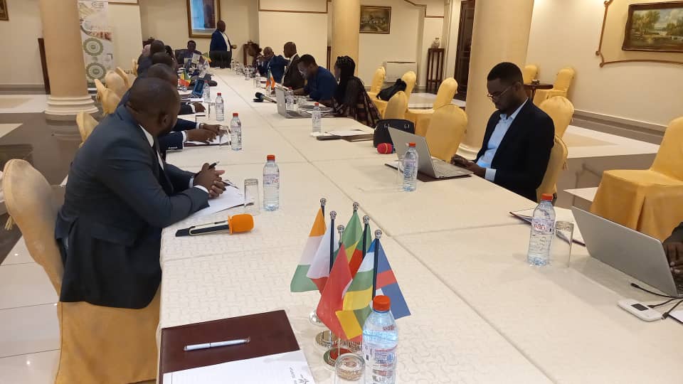 AfricanAllianc4's tweet photo. Tenue de la réunion du comité technique de l'alliance Africaine pour le Commerce Electronique ce jour à Pointe Noire-Congo.

#Happening now :Technical committee meeting of  African Alliance for E-Commerce/Alliance Africaine pour le Commerce Electronique in Pointe Noire-Congo. https://t.co/Sb7WOZskU3