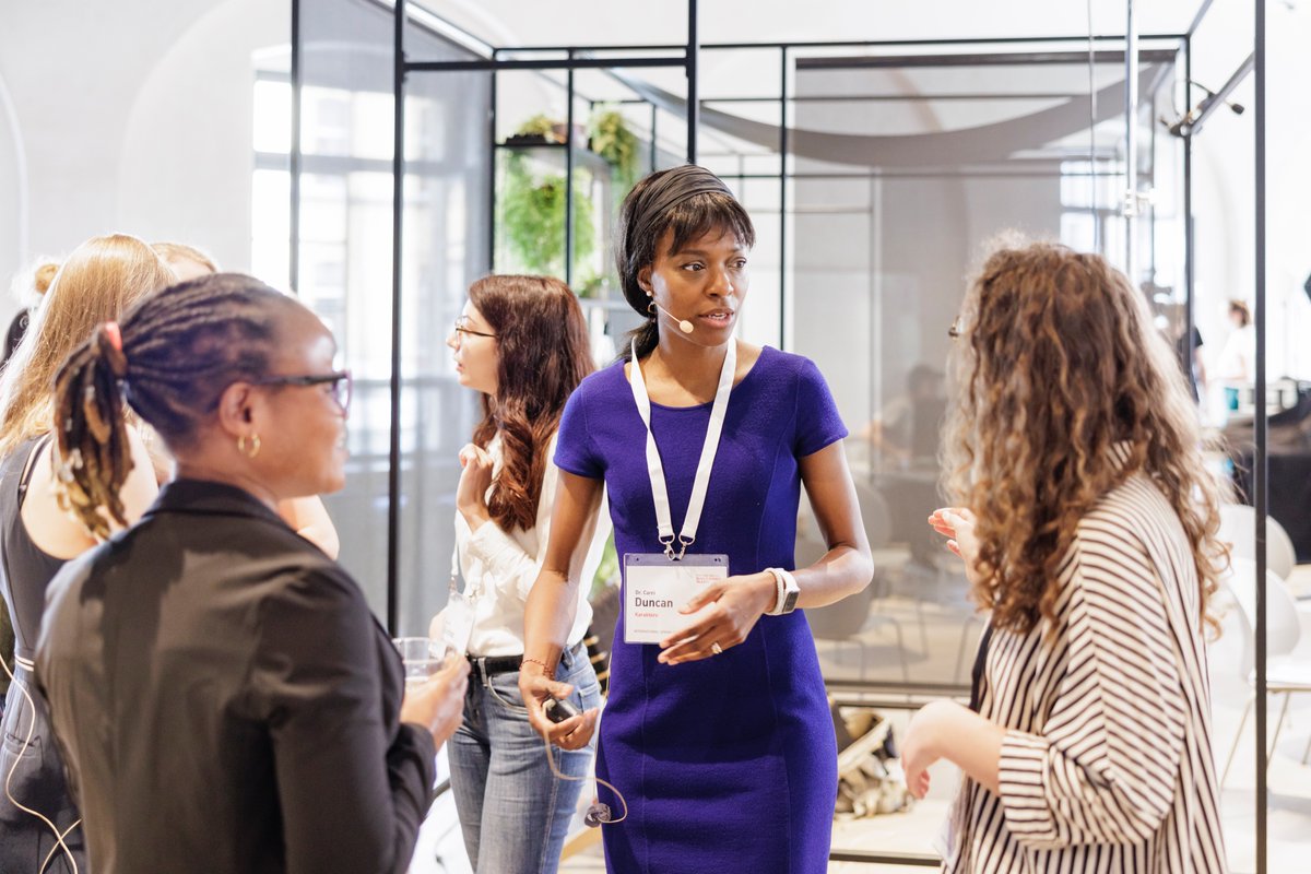 ohyeahfranzi's tweet photo. We talked about learning from our peers &amp; role models during this #FemaleScienceTalents #InternationalSpringGathering23.

But what about "How to Mentor Your #Mentor?" 🧐
@ChiaraCondi, founder of @ledbyherorg is leading this workshop. Stick around to find out more.

📷@olespata https://t.co/w7FVddH2ni
