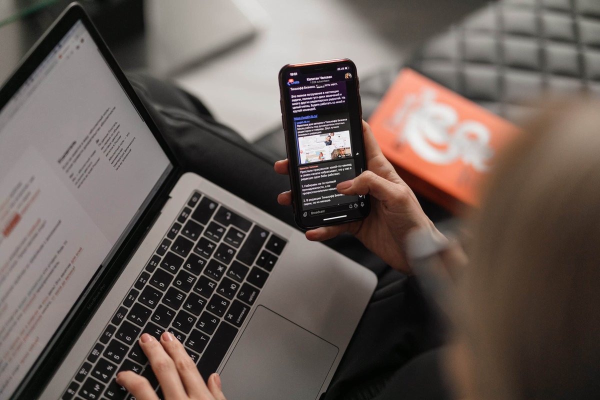 ThePeopleShed's tweet image. Can I stop an employee from using their mobile at work? Yes, you can!

Most employee handbooks have a mobile phone policy which states that all phones should be switched off or on silent during working hours.

#mobilephonepolicy #employeehandbook #hradvice