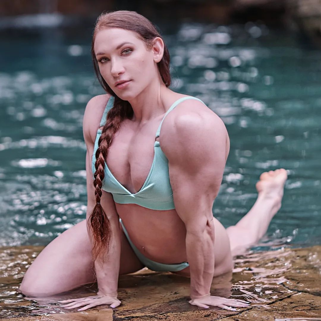 ChillFit on Twitter: "Hannah Hussein IG @hannah_hussein13"