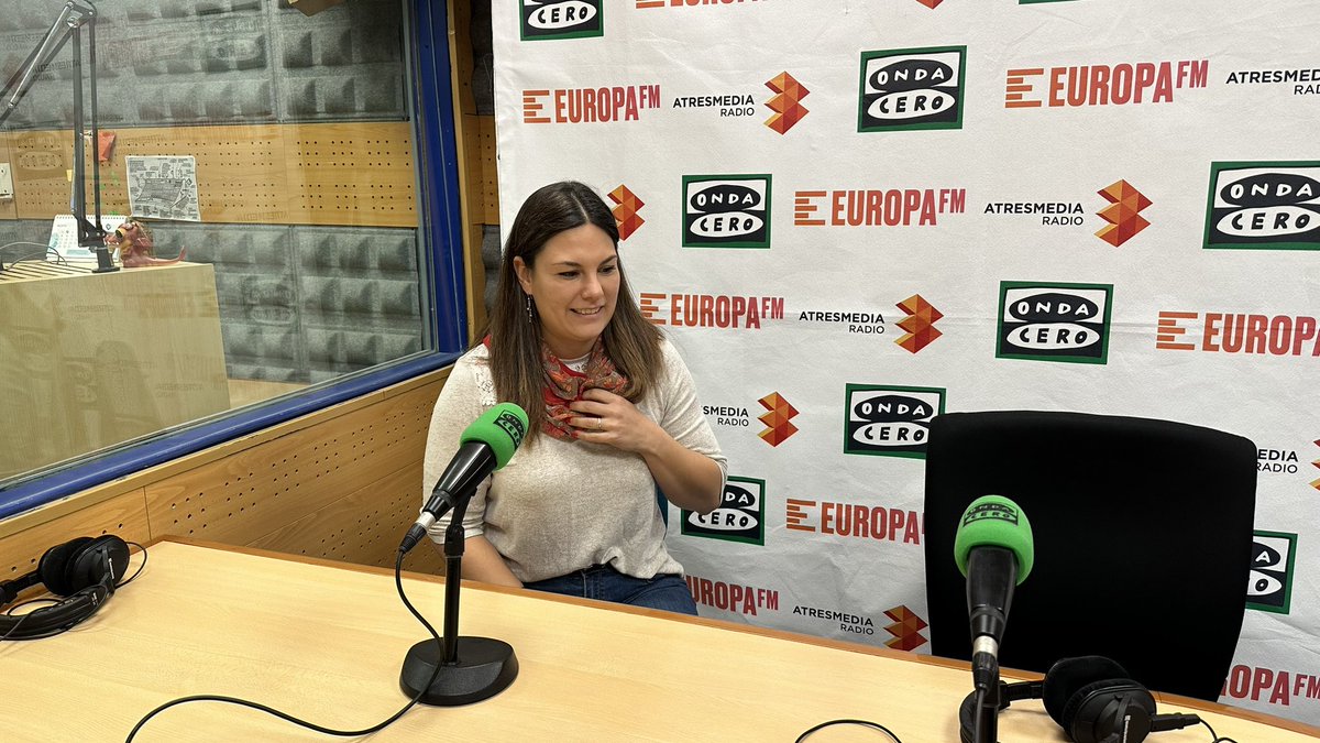 #MasDeUnoValladolid <a href="/OndaCero_es/">Onda Cero</a> 
entrevista a nuestra candidata <a href="/AlbaAcero/">Alba AE</a> 

👉 IPAE no sabe gestionar para un municipio de más de 20.000 habitantes. 

👉 Arroyo es un municipio que necesita conexión y unión entre núcleos. 

#VotaPasiónPorArroyo ♥️
#LoQueVotasImporta
#VotaPSOE