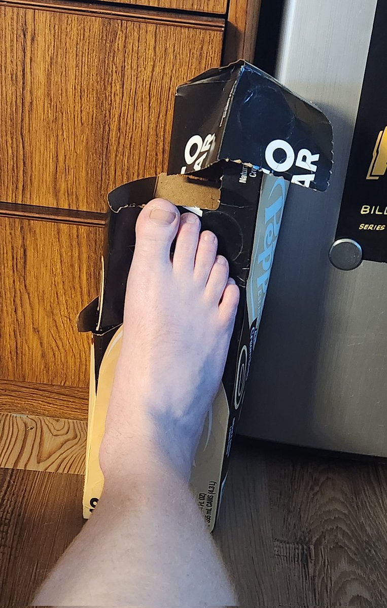 GiantFeet18's tweet photo. They would look better wrapped around your cock 

#feet #giantfeet #size18 #feetpic #bear #gay #macrophilia #sizetwitter #malefeet https://t.co/FW6ljX7qDo