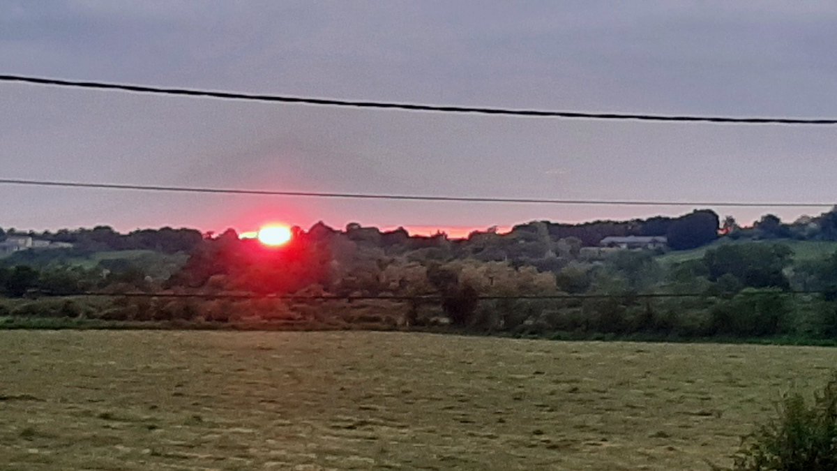 @LAURENCE_CHVL37 Coucou Lolo, suis dans la Nièvre chez ma fille àla campagne, belle fin de journée à toi. Bises 😘🌹🐞