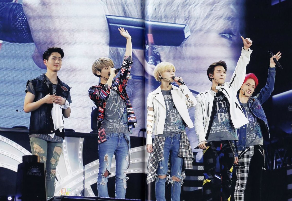 smile_Hoby's tweet photo. Вот и наступила 15-ая годовщина SHINee, казалось, что это так далеко, но время летит безумно быстро. 
Я очень благодарна сияющим парням за все моменты которые у нас есть. 
Берегите и заботьтесь о себе, чтобы мы могли и дальше вместе сиять💎💎💎💙
#SHINee_15th_Debut_Anniversary https://t.co/YtYOsSZkCt