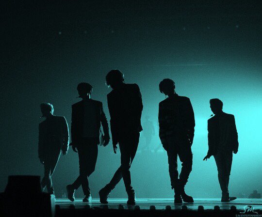 smile_Hoby's tweet photo. Вот и наступила 15-ая годовщина SHINee, казалось, что это так далеко, но время летит безумно быстро. 
Я очень благодарна сияющим парням за все моменты которые у нас есть. 
Берегите и заботьтесь о себе, чтобы мы могли и дальше вместе сиять💎💎💎💙
#SHINee_15th_Debut_Anniversary https://t.co/YtYOsSZkCt