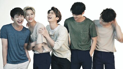 Вот и наступила 15-ая годовщина SHINee, казалось, что это так далеко, но время летит безумно быстро. 
Я очень благодарна сияющим парням за все моменты которые у нас есть. 
Берегите и заботьтесь о себе, чтобы мы могли и дальше вместе сиять💎💎💎💙
#SHINee_15th_Debut_Anniversary