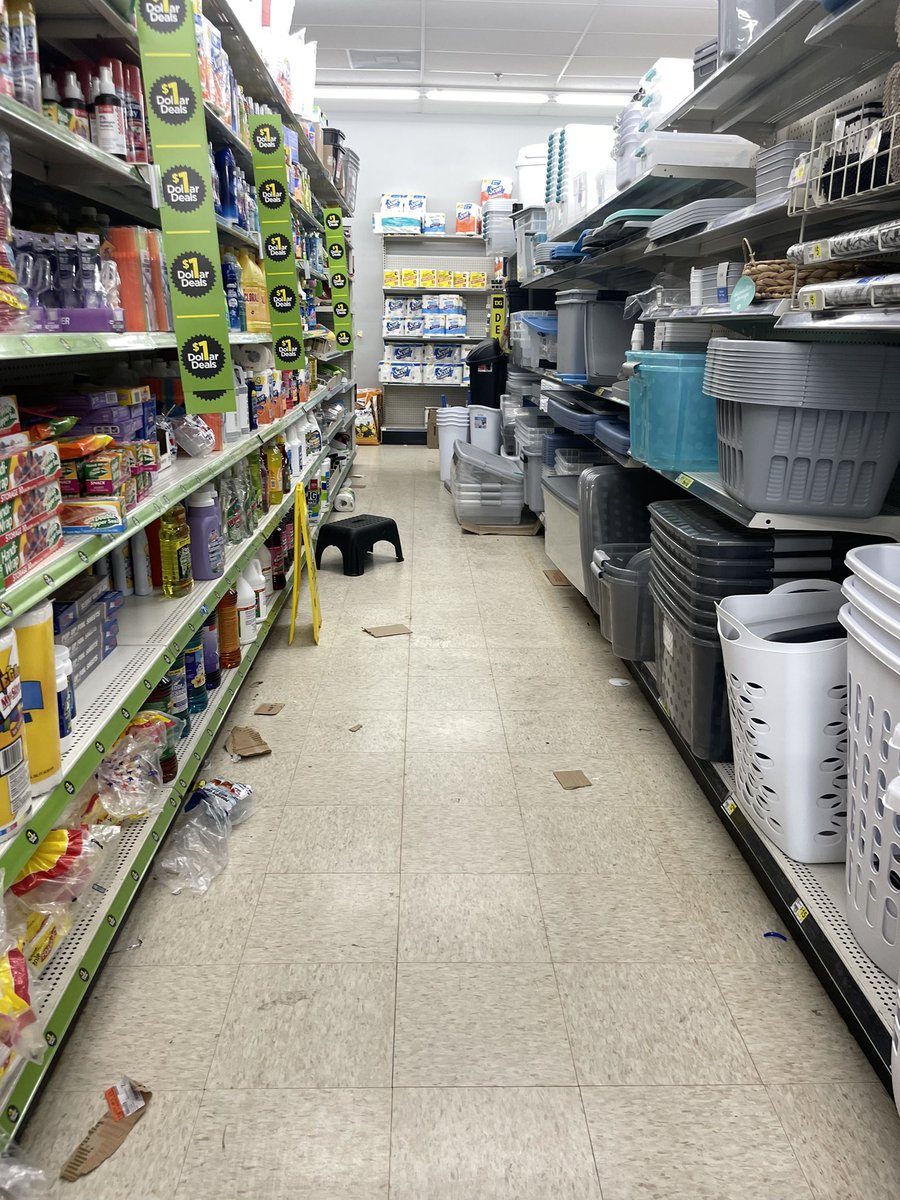 karmasuenami's tweet photo. @DollarGeneral I wasn’t tempted to buy anything in Smyrna, DE so I couldn’t fill out the customer satisfaction survey. #dollargeneral 😬 https://t.co/Y4hBc8I206