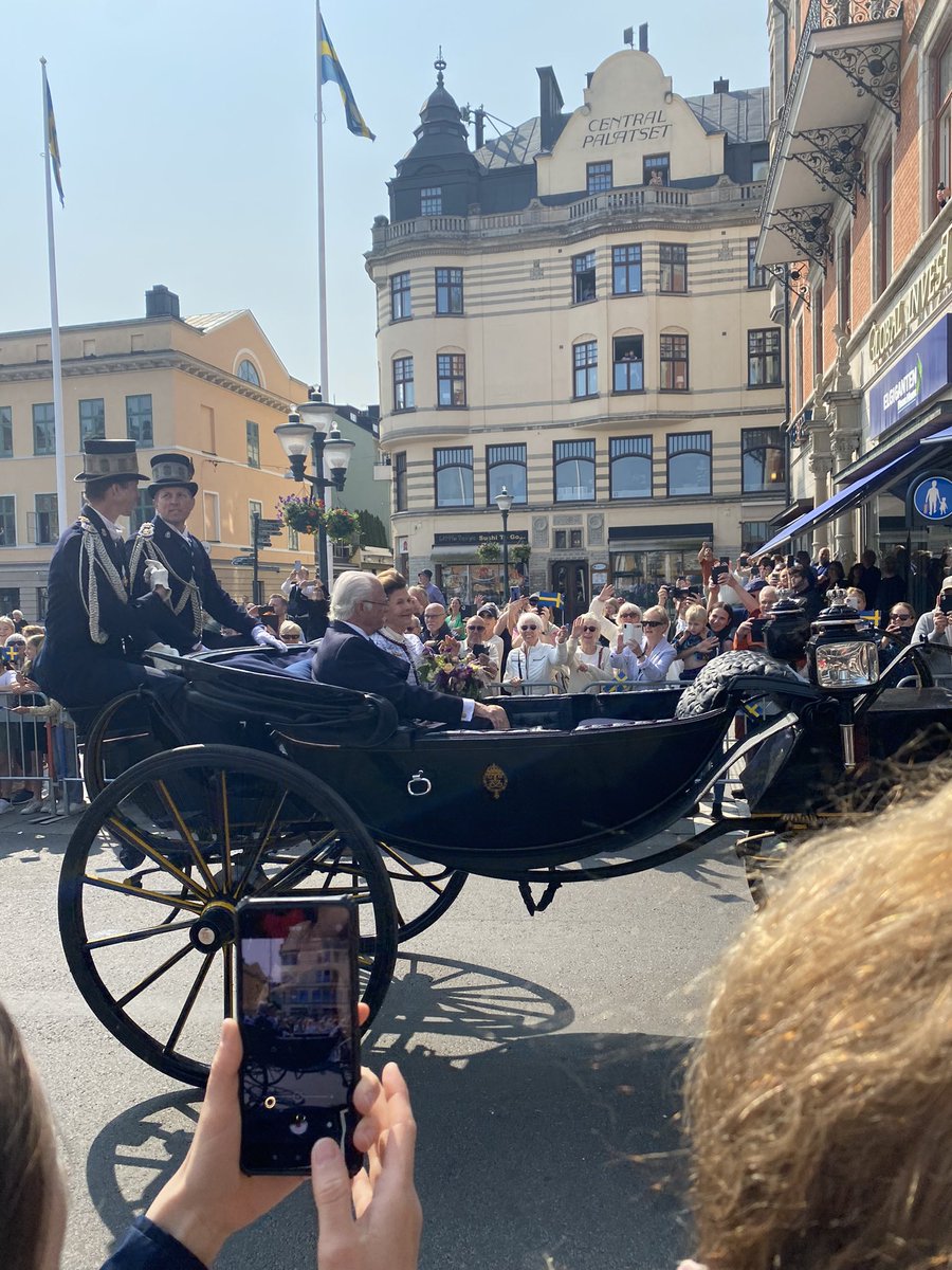 Ég hitti hans hátign Karl Gústav í morgun, hann bað að heilsa ykkur öllum🇸🇪☀️