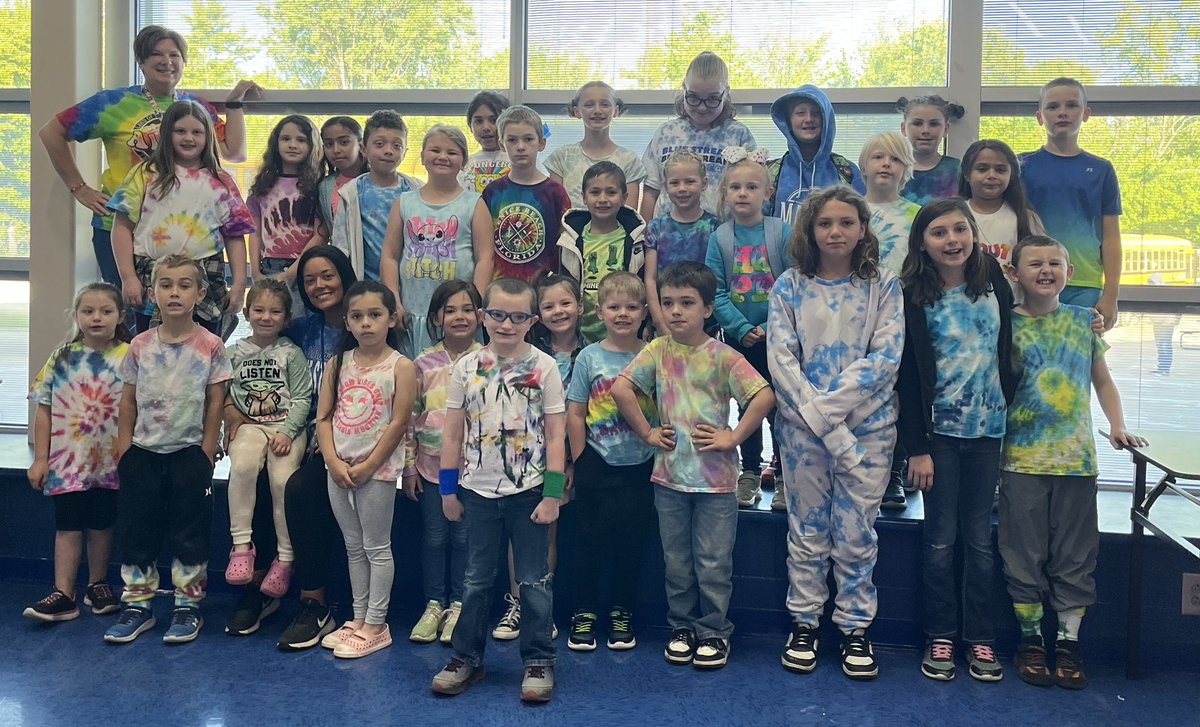 KriegmontSES's tweet photo. Tie Dye Goodbye! #WeAreMadisonBlue https://t.co/RUGSJsyxuc