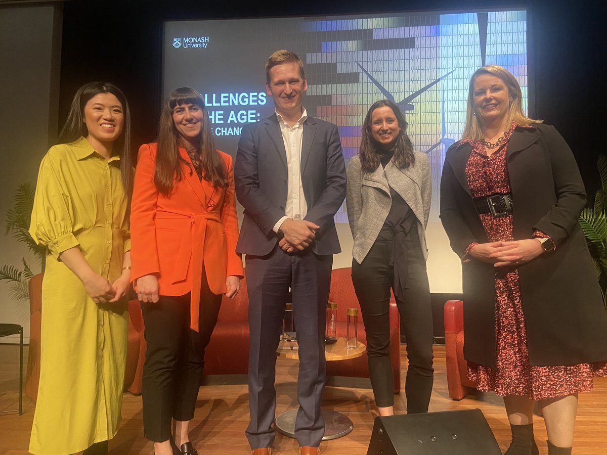 Had the pleasure of moderating the @MonashUni’s Challenge of the Ages panel on #climatechange this evening. Great insights on renewables and tech from experts @K_Matuszek, @JacekJasieniak, Dr Kira Rundel and Prof Rebekah Brown #monash
