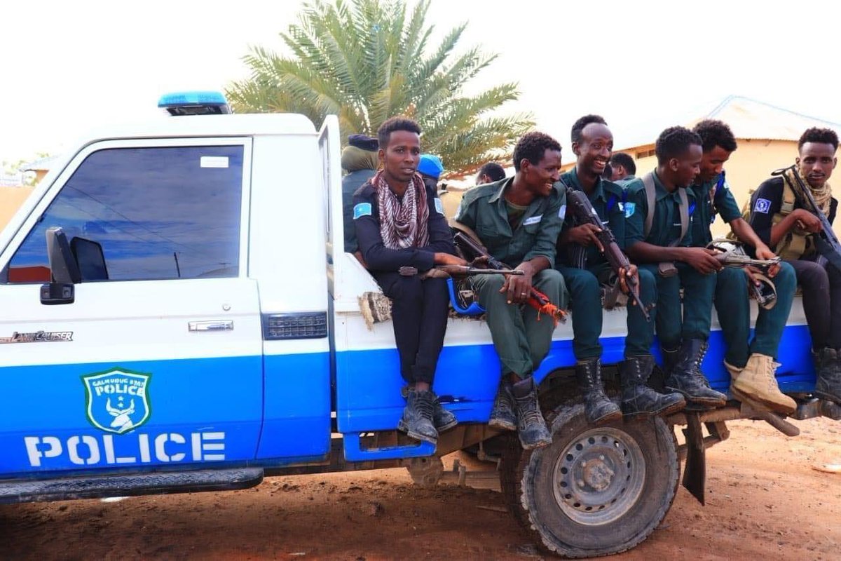 HanadM's tweet photo. #Galmudug Police take part to ensure the safety and security of the historic #Puntland local government elections. #PuntlandElections #PLGE2023 https://t.co/CH3D8bXCp4