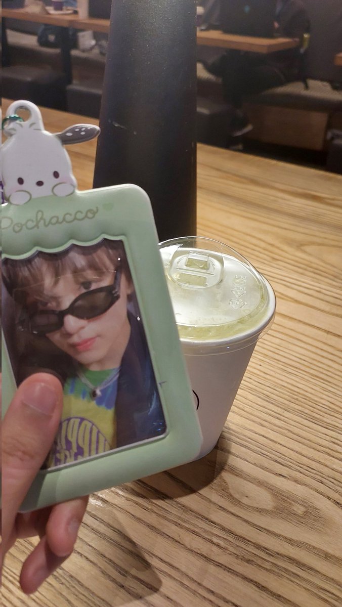 ifkyubleu's tweet photo. HUI HELLO PO PLEASE HELP ME FIND HAECHAN PUTANGINA NAWALA KO SIYA SA COFFEE BEAN NG SM NORTH EDSA PUTANGINA BHIE MAY LAMAN NA DOBBY SPECS YAN HELPPPPP https://t.co/u5y4bXzD33