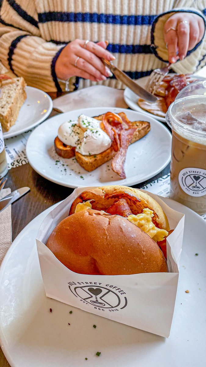 Thursday rituals 💞🥑✨🥓☕️☀️

Brunch, coffee, sun shining, what more could you want on a Thursday on Bold Street