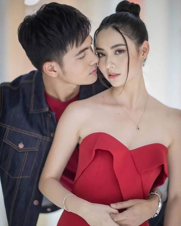 XaewBPS's tweet photo. KEM MOOKDA
#เข้มมุก
#9entertainAwards2023 https://t.co/O22zIGTWQ0