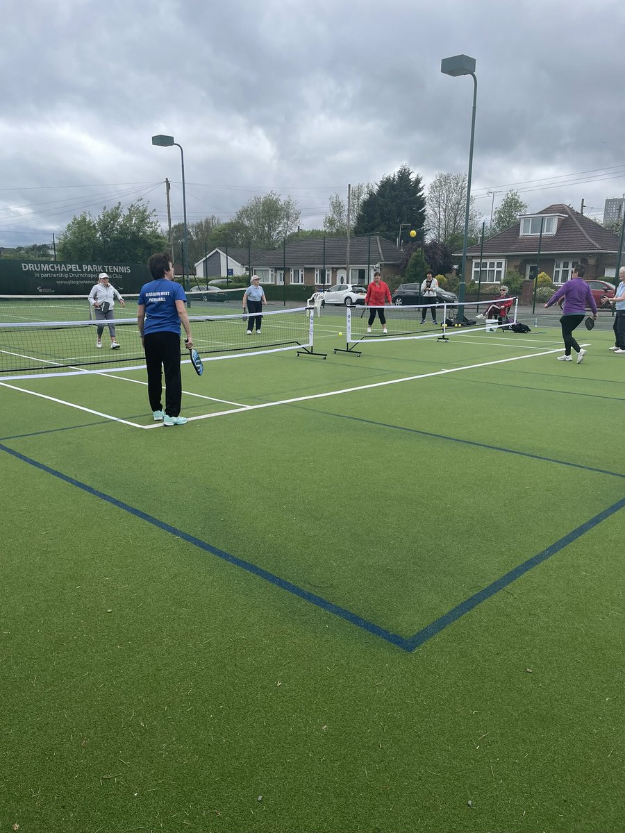 Glasgow West Pickleball were invited to introduce Pickleball to the West of Scotland Seniors LTC at DLTC Pickleball Courts. A fun day for all.
@DrumTennisClub1 <a href="/Glasgow_Sport/">Glasgow Sport</a> <a href="/PickleballScot1/">Pickleball Scotland</a> <a href="/EdinburghPickle/">Edinburgh Pickleball</a> <a href="/coachmysport/">Coach My Sport</a> <a href="/sportscotland/">sportscotland</a> <a href="/G15YouthProject/">G15 Youth Project (SCIO)</a> <a href="/glasgowlife/">Glasgow Life</a>