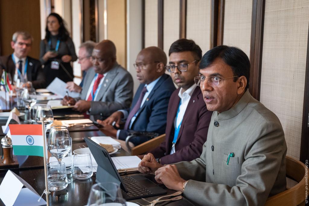 MoHFW_INDIA's tweet photo. Three agendas form the core for transforming the global healthcare landscape- Healthcare Emergency Preparedness, Equitable access to Medical Countermeasures, and Digital Health: Dr @mansukhmandviya at the #BRICS Health Ministers' meeting.

https://t.co/SN1bXgMfmU https://t.co/qccM8f90zK