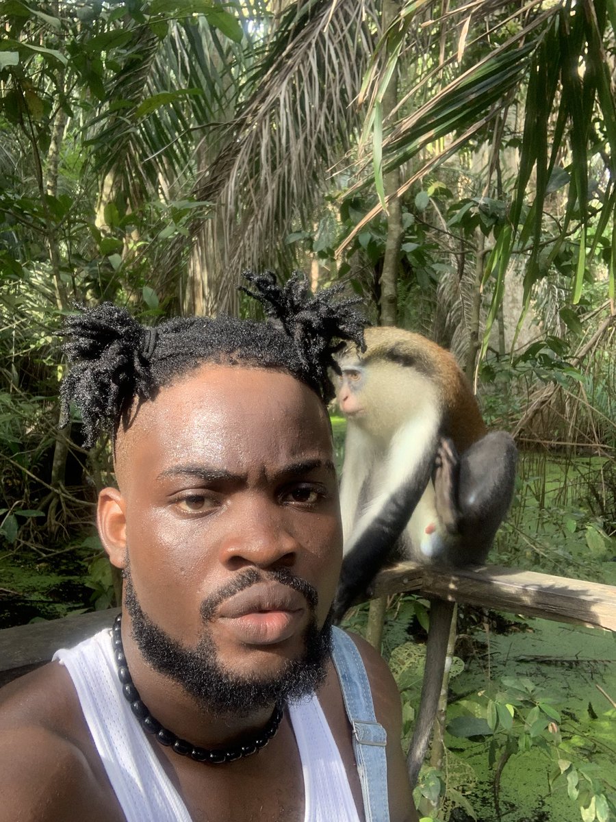 Eazykayy_'s tweet photo. Played the Ep for bro Yesterday, He said it Banged hard! Animal kingdom about to be Bumping to my shiii 🔥💯 He even asked for a selfie 😁 “GO EAZY” Out on the 30th! 🚀 #differentflex https://t.co/9UNO6ZYs8G