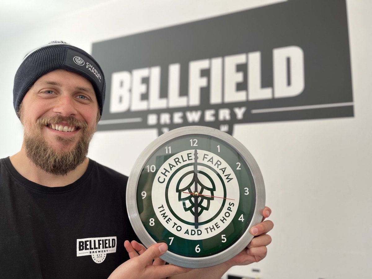 ⁦@CharlesFaram⁩ strikes again, this time the #clockshot was modelled by a very happy Dale ⁦@TheBellfield⁩ #glutenfreebeer #brewer #brewery #Edinburgh 🍻 Thank you!