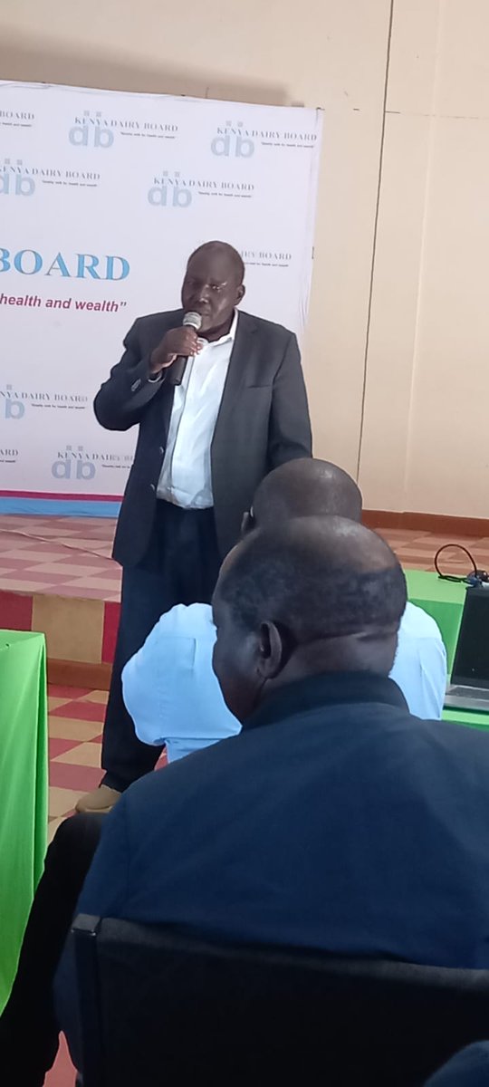 Happening now: Mr. Luke Kessei, KENAFF Nakuru county chairperson, with KENAFF Nakuru leaders and farmers participate in the ongoing public participation forum on the draft Dairy Industry Bill, 2023, at the Agricultural Training Centre, Soilo, Nakuru county.
#StandWithFarmers