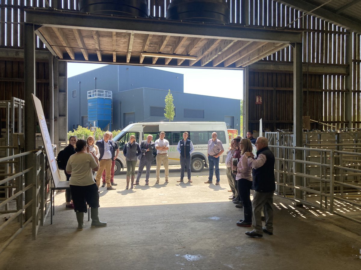 Discussing GWG findings at the <a href="/ibers_aber/">IBERS - Aber</a> <a href="/LEAF_Farming/">LEAF</a> event at Gogerddan