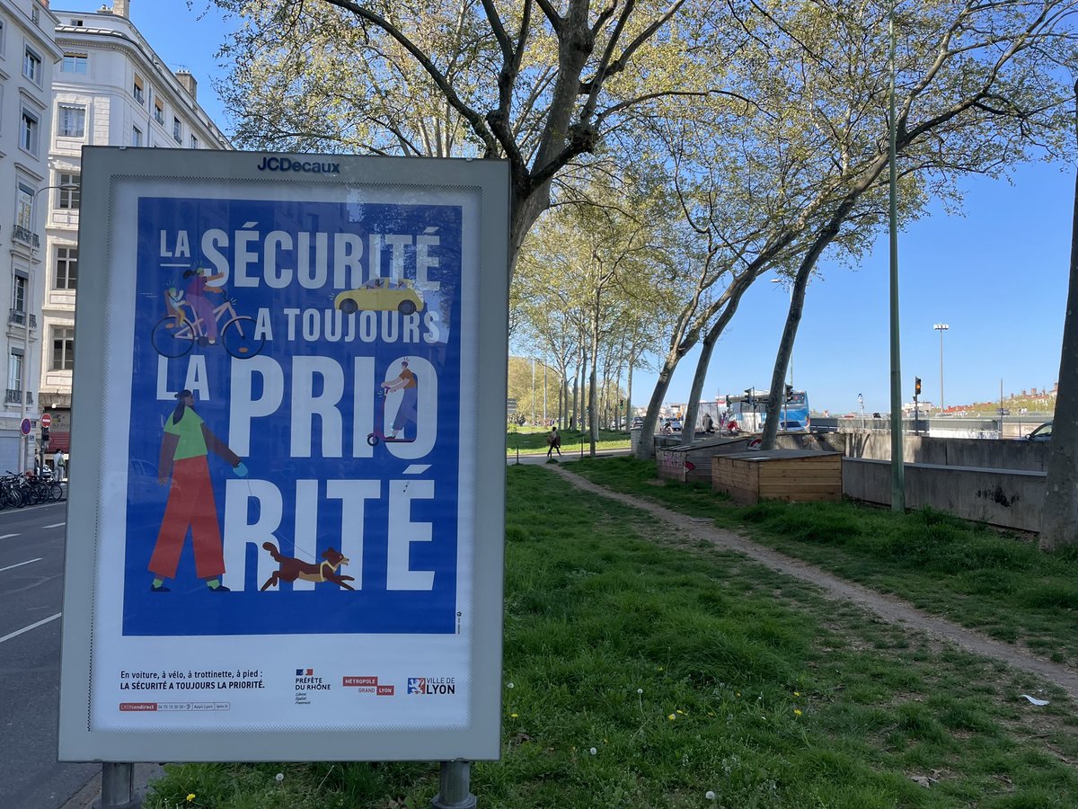 🗣️ Dans la continuité de la sensibilisation à la sécurité routière de l'ensemble des mobilités, nous organisons des opérations de sensibilisations demain matin auprès des cyclistes de la Métropole de Lyon. De 7h30 à 9h30, nous échangerons avec les usagers sur les points les…