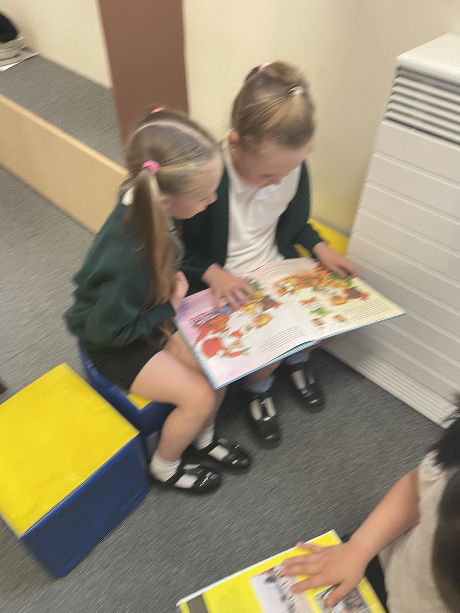 carolyashworth's tweet photo. We love our lunchtime library sessions! #pleasureforreading @EPSElton https://t.co/YzLkXvd03b