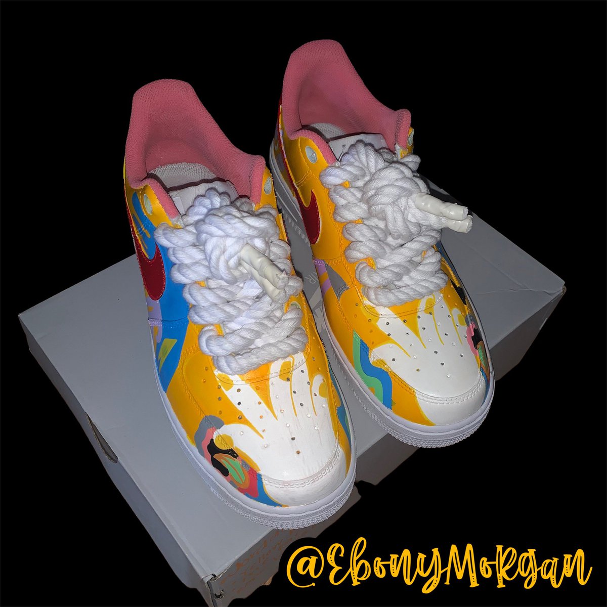 ebonythaartist's tweet photo. Custom Mac Miller “Faces” inspired AF1s. 😮❤️ #customforces #airforce1s #customs #minnesota https://t.co/CUPSw8ZNdQ