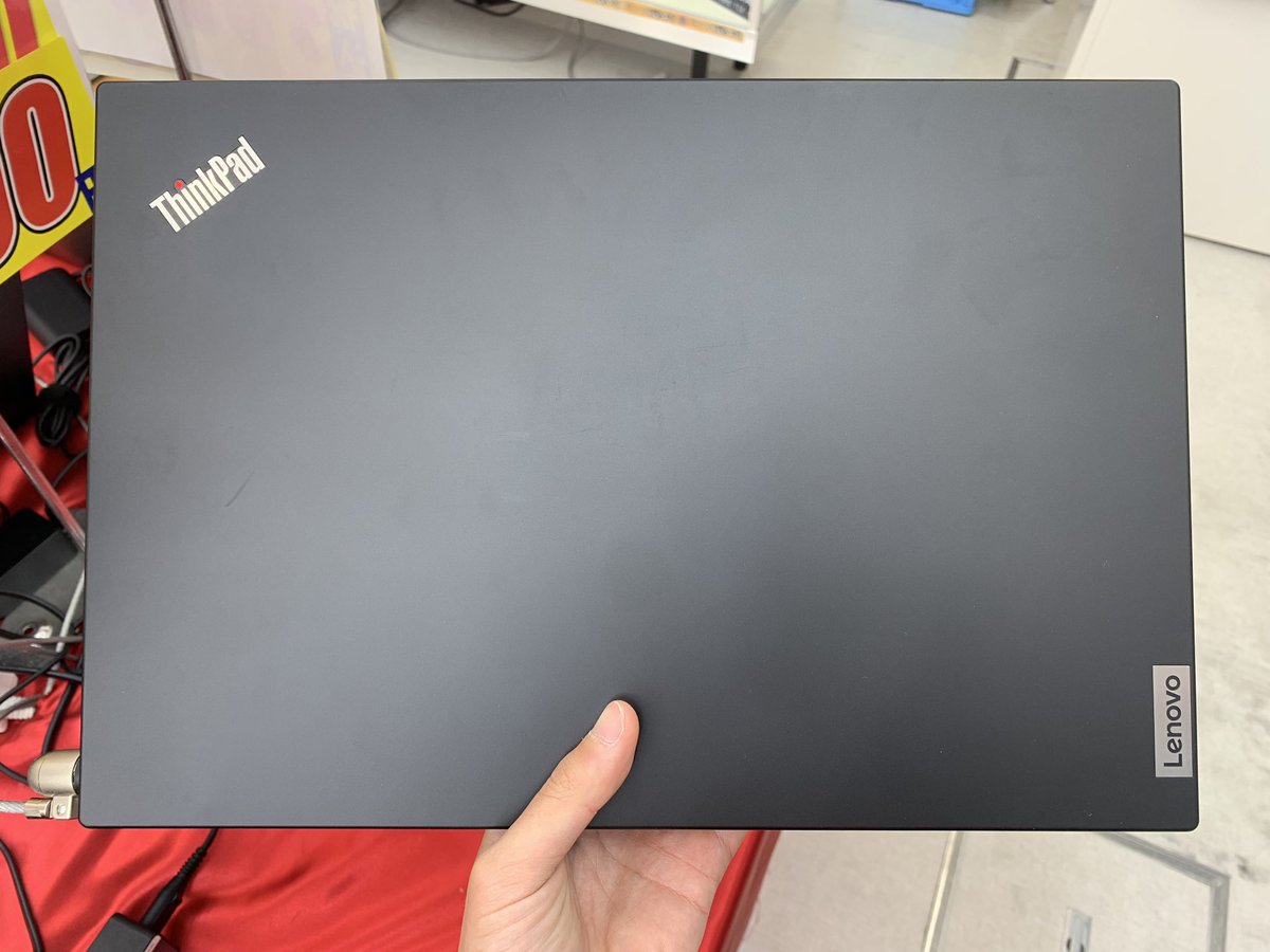 PCcomfullAKB4's tweet image. 今週の秋葉原4号店限定セール！
②【ThinkPad L15】
第10世代i5搭載のスタンダードノート！4コア8スレッドの抜群の処理性能に、安定のメモリ8GB &amp;amp; 安心の新品ストレージ入り💕
キーの打ち心地がとにかく良く、作業捗る♪全体的に状態もちょーキレイ✨
Wifi 6対応📶

10台限定！
#Lenovo #ThinkPad #L15