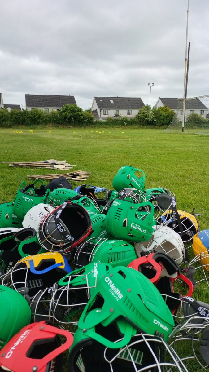 All ready to go here for an afternoon of hurling with St. John's NS in Edgeworthstown 🙌🌞

@wolfetoneshc 
@OfficialLDGAA 
@gaaleinster