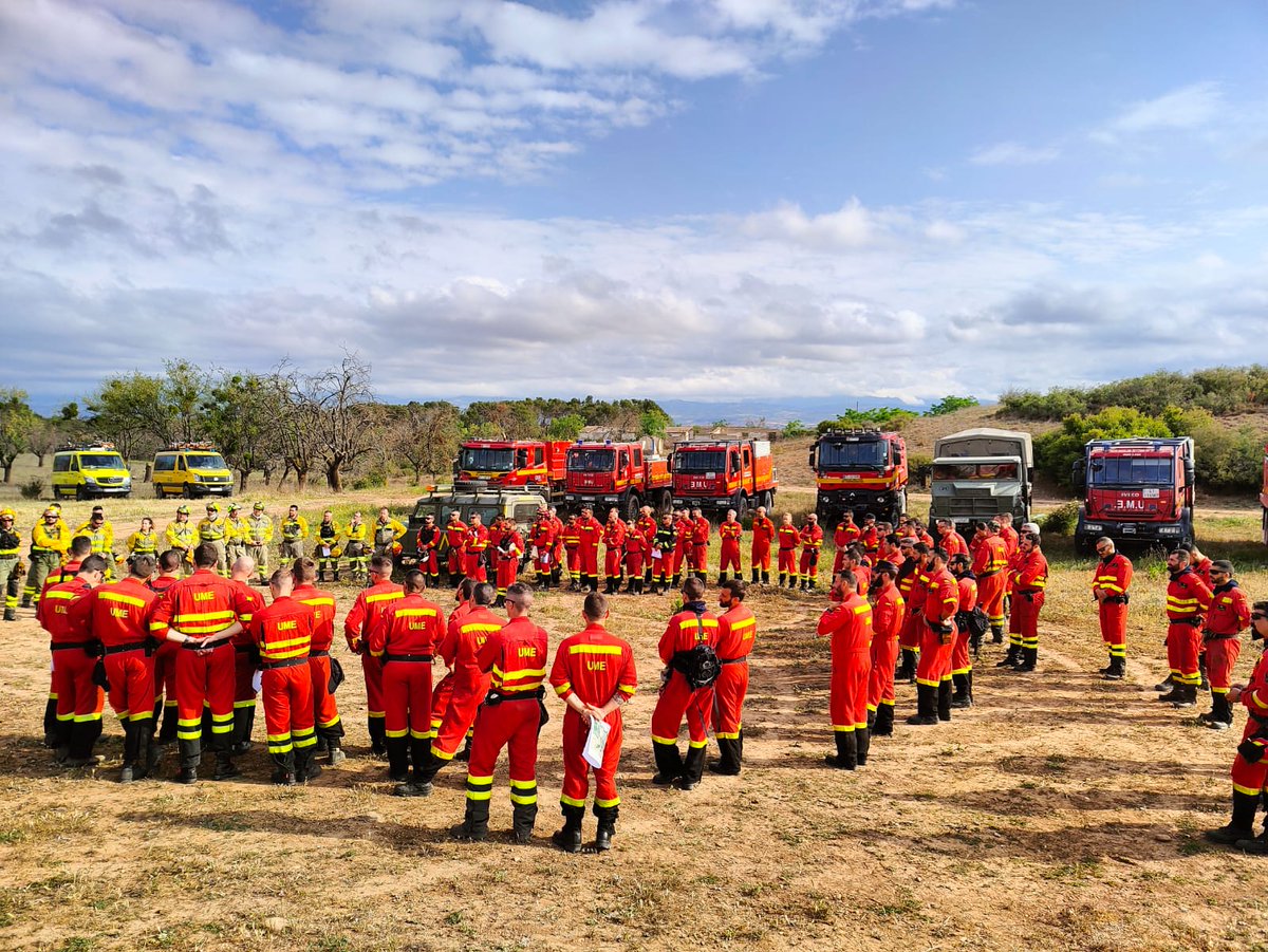 UMEgob's tweet image. La colaboración en la lucha contra incendios forestales es fundamental 🤝

Por ello, el #BIEM4 realiza ejercicios conjuntos en el Campo de Maniobras de Agoncillo (La Rioja) con @briflubia y Cuadrilla de Acción Rápida de IIFF #CARIF de @lariojaorg

#StopIncendios🔥