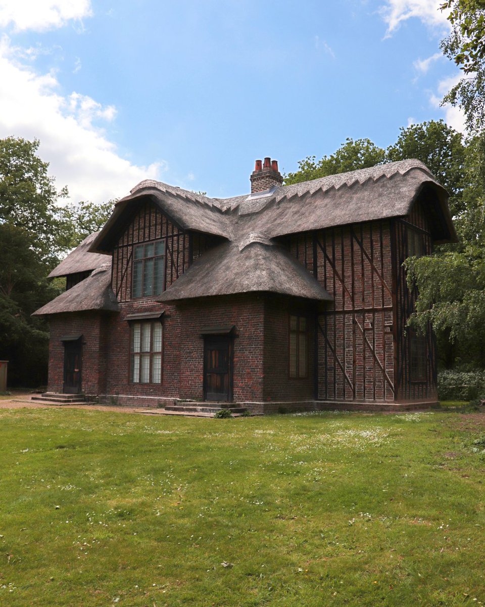 Beautiful woods surround Queen Charlotte's Cottage in the secluded Natural Area, part of which is over 300 years old.

King George III and Queen Charlotte spent many happy summers at Kew with their 15 children, using the cottage for resting and tea during garden walks.