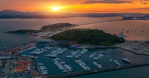 ronautica's tweet photo. 📣 Marina Flamenco signs with Ronautica Marinas the renovation and modernization of the marina of Fuerte Amador Resort &amp; Marina, built in 2004 📣
This complex represents the largest and most complete private marina in the Republic of Panama 🤝🏻✨ https://t.co/5vZ3klipgx