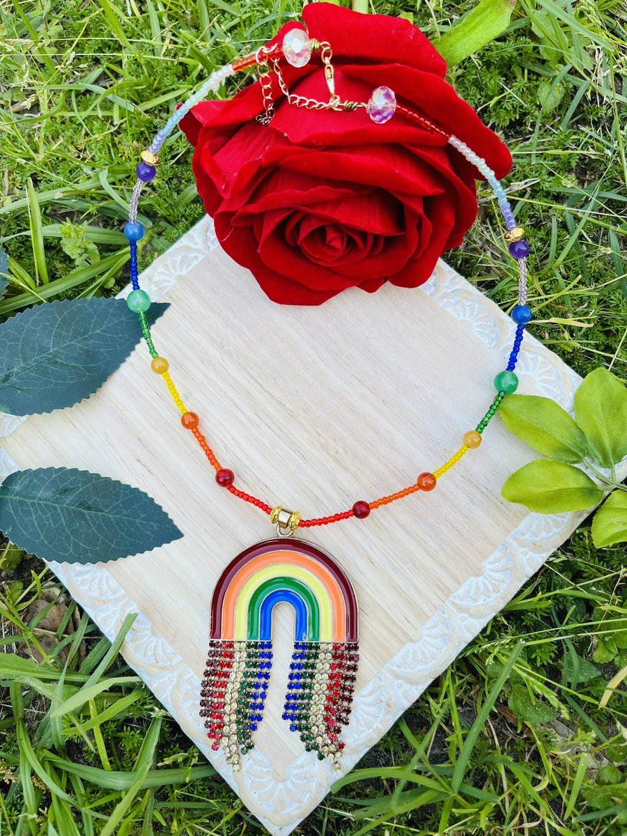 trrvps0ul's tweet photo. 🏳️‍🌈Pride is around the corner &amp; with everything going on in the world right now, can everyone please show as much support as you can, please share any creators pride art you come by🏳️‍🌈
$12 rainbow earrings
$15 suncatcher
$15 chakra bracelets
$30 rainbow necklace w/ genuine crystals https://t.co/uhAgRABWfE