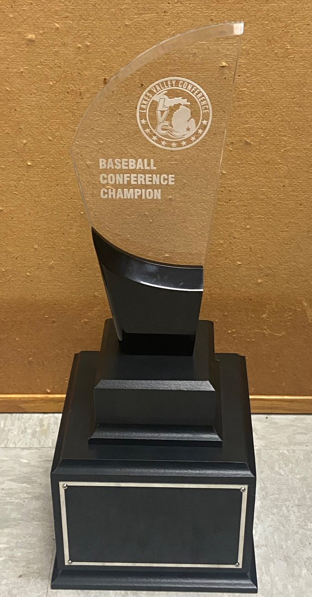 CoachFarquhar's tweet photo. ⚾️LEAGUE CHAMPIONS⚾️

Guys showed tremendous resilience in winning @LakesVC Championship in last LVC gm. of season.

15 games in last 18 days, overcame adversity, are BATTLE TESTED &amp; BASEBALL IS FUN!

Love our guys &amp; we aren’t done yet.

#dogpileszn

#5inarow

#1%

#FlytheL https://t.co/ybuhplzW6E