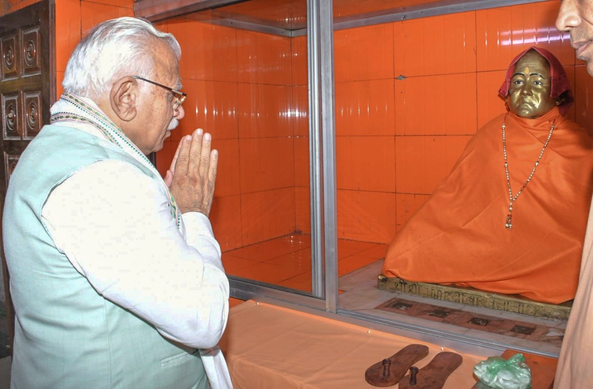 जय हो बाबा खेतानाथ जी की...

गांव सिहमा (महेंद्रगढ़) में बाबा खेतानाथ मंदिर में माथा टेककर आशीर्वाद लिया और प्रदेश की खुशहाली हेतु प्रार्थना की।