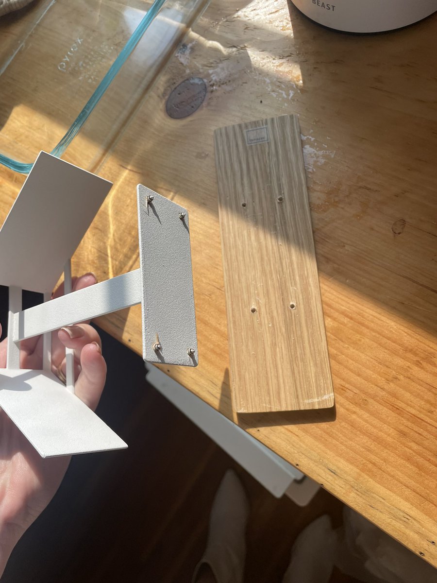 _hcooke's tweet photo. @westelm I bought this accessory from you and it CAME broken. I emailed your customer service email haven’t heard back . Can’t start a return bc it’s not “eligible” but legally you have to allow returns for damages inventory. Please help. https://t.co/Ks8ui3fWBT