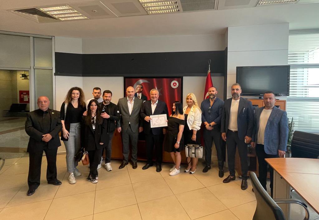 sedaterge21's tweet photo. Sayın Vekilimiz Cemal Enginyurt abimiz ile başladığımız yoğun bir seçim çalışmasının sonunda vatandaşlarımızın teveccühü ve emeklerimizin karşılığında milletvekili mazbatasını seçim kurulundan aldık. Sayın Vekilimiz Cemal Enginyurt abimize ve milletimize hayırlı uğurlu olsun. https://t.co/YaPxXoRg4i