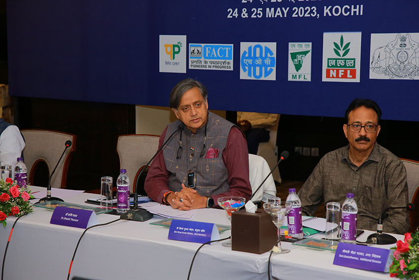 CIPETHO's tweet photo. The Parliamentary Standing Committee meeting held at Kochi on 25.05.2023 under the Chairmanship of Dr. Shashi Tharoor, Member of Parliament with other Members and Sr. Officials of the Parliamentary Standing Committee, Govt. of India.
@ShashiTharoor @sinha2071 
#CIPET https://t.co/jcgm3A9wyK