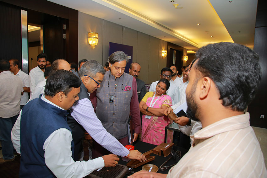 CIPETHO's tweet photo. The Parliamentary Standing Committee meeting held at Kochi on 25.05.2023 under the Chairmanship of Dr. Shashi Tharoor, Member of Parliament with other Members and Sr. Officials of the Parliamentary Standing Committee, Govt. of India.
@ShashiTharoor @sinha2071 
#CIPET https://t.co/jcgm3A9wyK