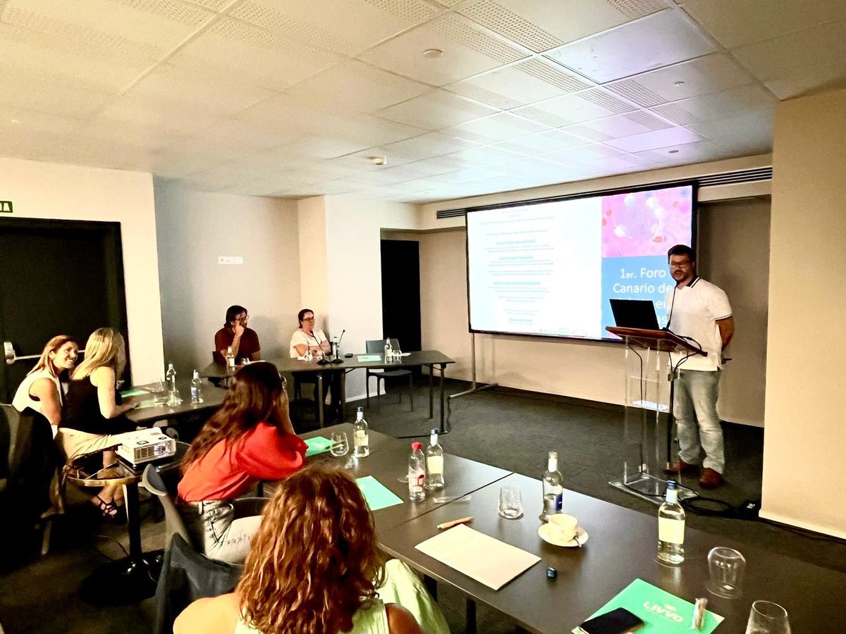 HematoNegrin's tweet photo. Más fotos de la 1a reunión regional #Acahem “ foro canario de debate en #Linfomas “ . Gracias a todos los ponentes, asistentes , organizadores y sponsors por su aportación e implicación , deseando ya vernos en la 2 edición! https://t.co/CH4kInq2Xg