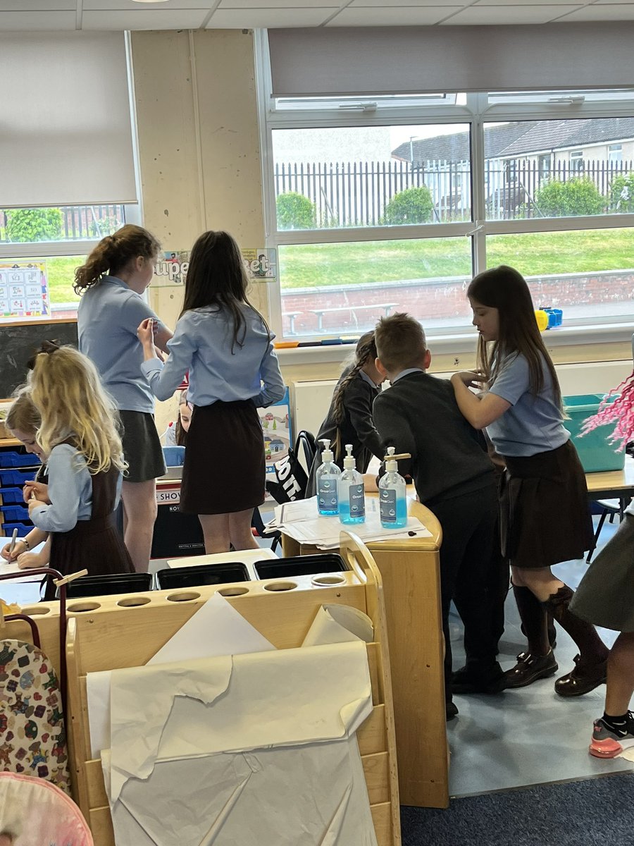 Miss_Castle7's tweet photo. Primary 5 had a great time yesterday afternoon helping with P2’s free play session! Lots of great social skills being developed here https://t.co/3Jw2dx2PtX