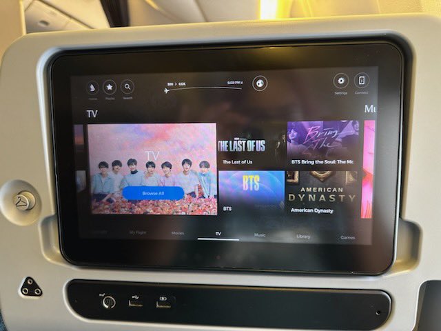 Admin 🦉 reporting from Jakarta — Singapore Airlines flights into Jakarta have BTS content for inflight entertainment— including In The Soop S2 & LY tour.