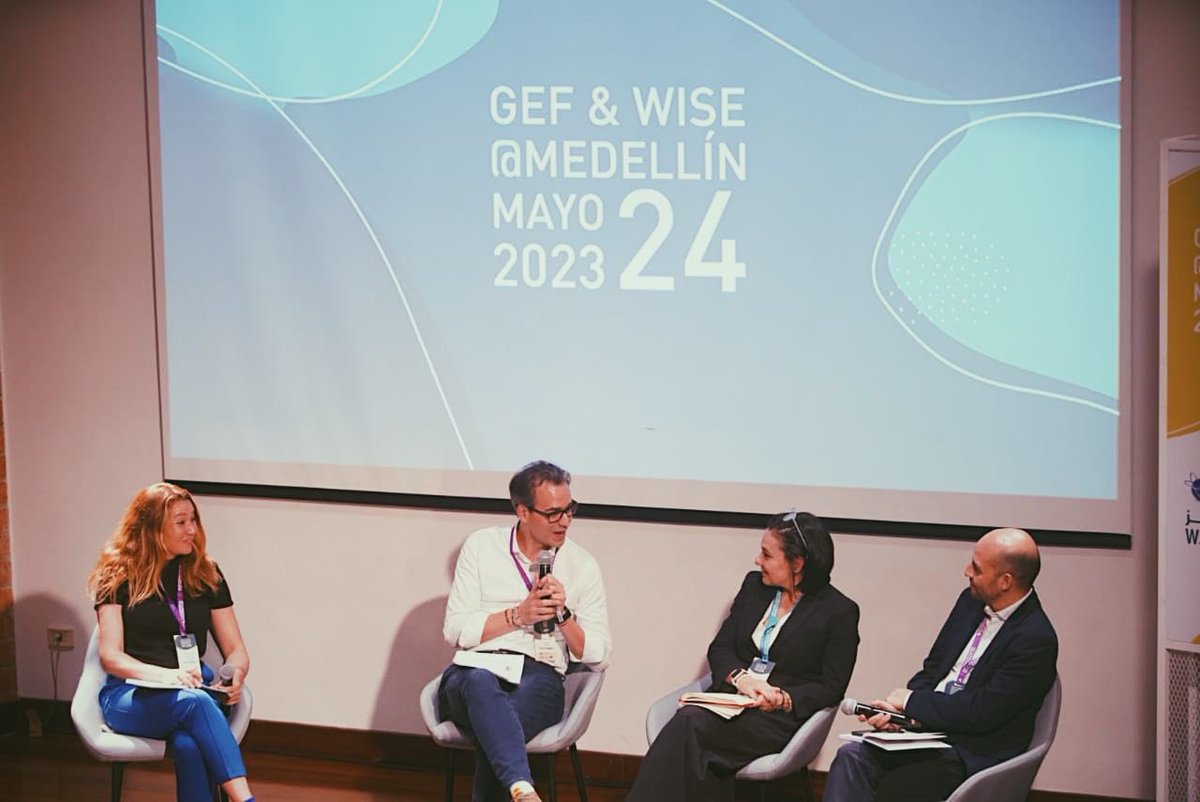 Conversando con <a href="/qadmon/">Diego Leal</a> recordamos que transformar el escepticismo en la educación solo es posible desde la confianza.  <a href="/callaurrea/">Claudia Urrea</a> nos invitó a pensar el ecosistema educativo como el escenario para cultivar resiliencia colectiva y creatividad para abordar desafíos globales.🌎