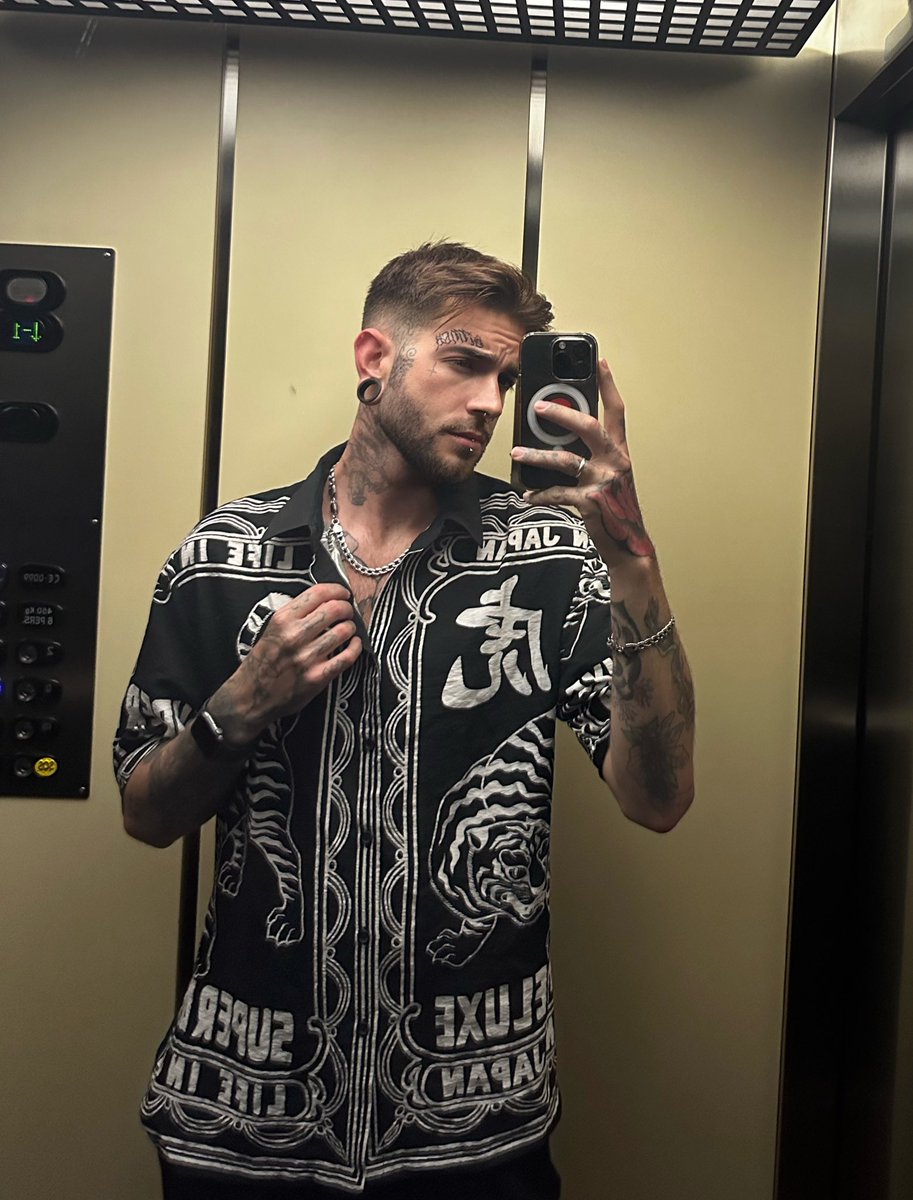 Flea_massacre's tweet photo. Me gusta esta cami 😍 https://t.co/bwhd3hA52e