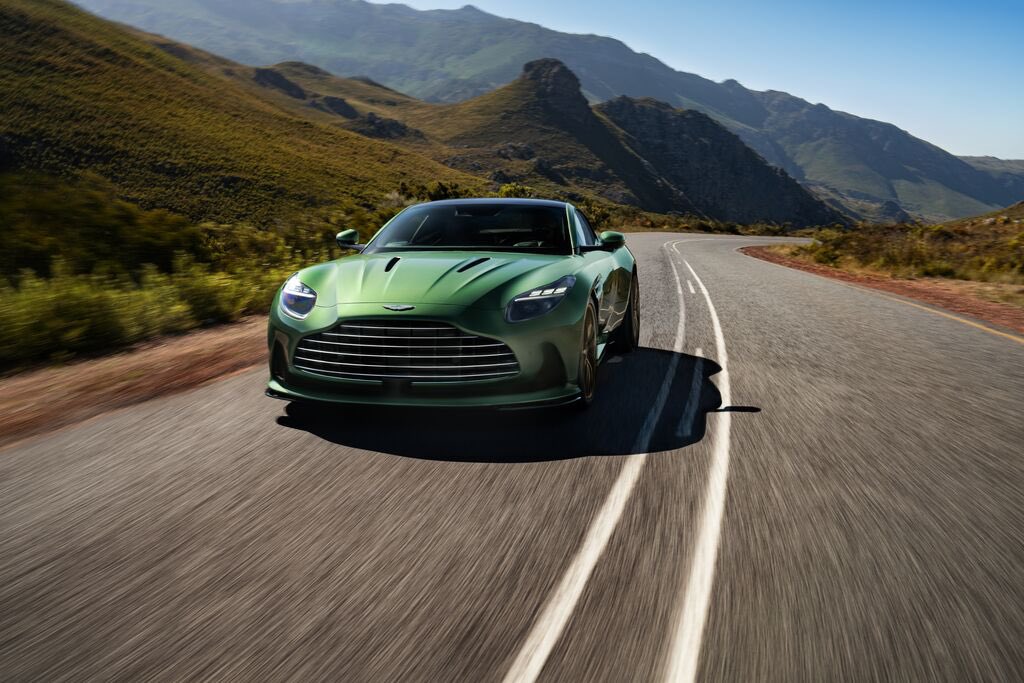 HWM_AstonMartin's tweet photo. All-new intelligent cockpit. A perfect blend of analogue and digital and the highest definition touch screen in its class.
This is innovation at its most luxurious. 

This is DB12.

#AstonMartin #DB12 #ICONDRIVEN https://t.co/I58Hi2ODpT